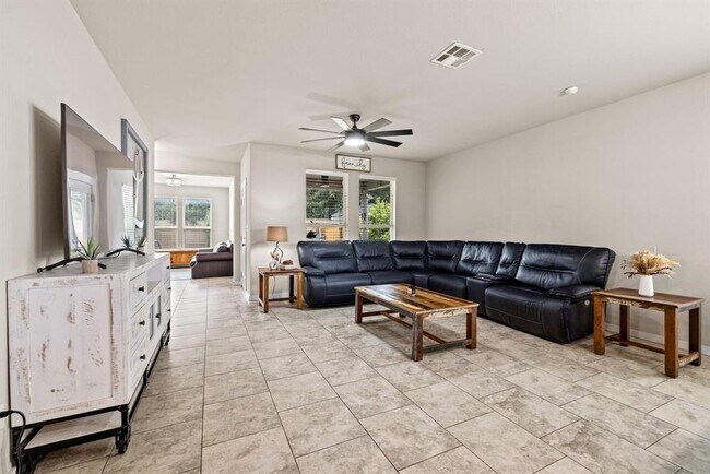 Building Photo - 157 Syrah Ct