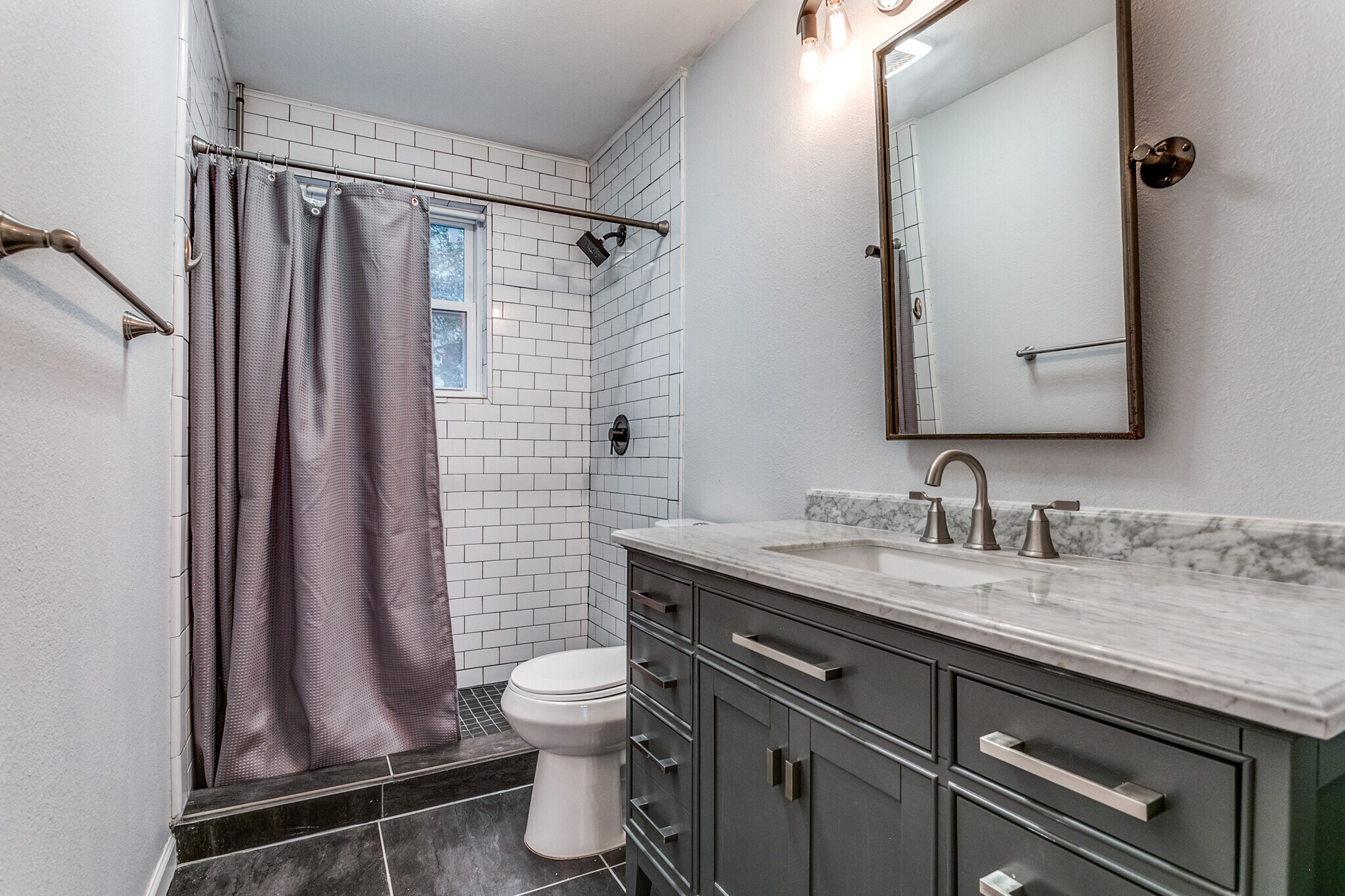 Building Photo - 326 Simon