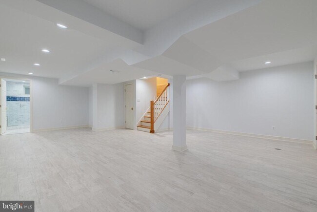 Building Photo - 5513 Park St