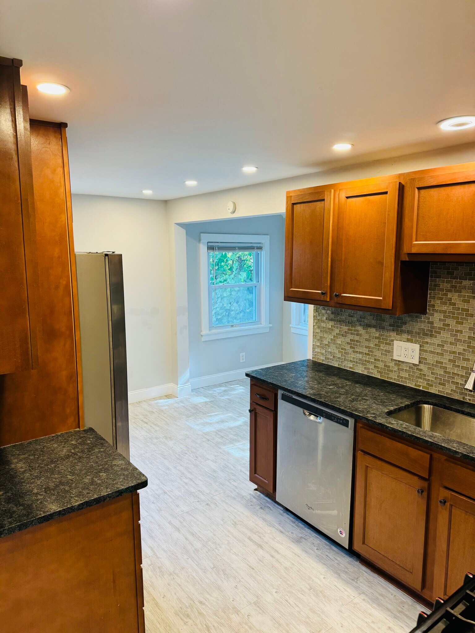 Kitchen Photo #1 - 1059 Atlantic Ave