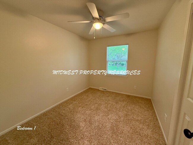 Building Photo - Charming Split-Level Home with Modern Upgr...