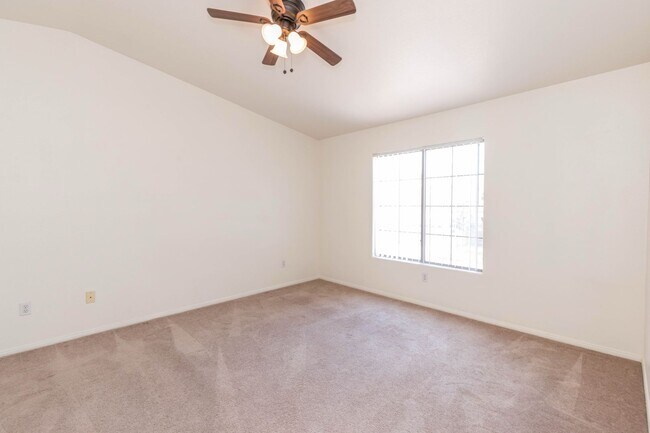 Building Photo - Move In Special Available! 2 Bedroom Townh...