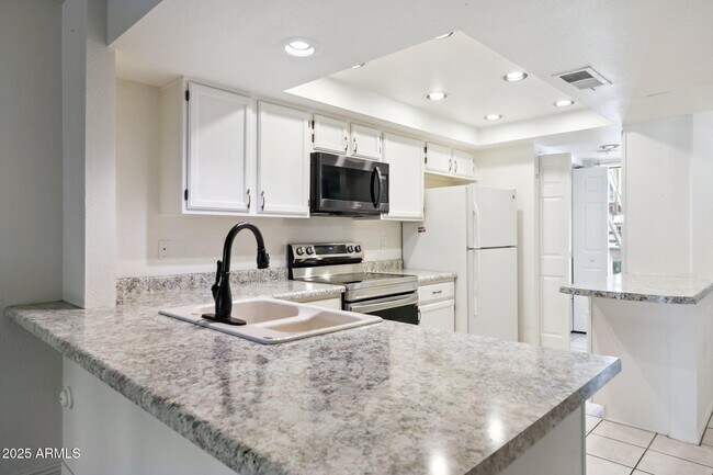 Building Photo - 205 N 74th St