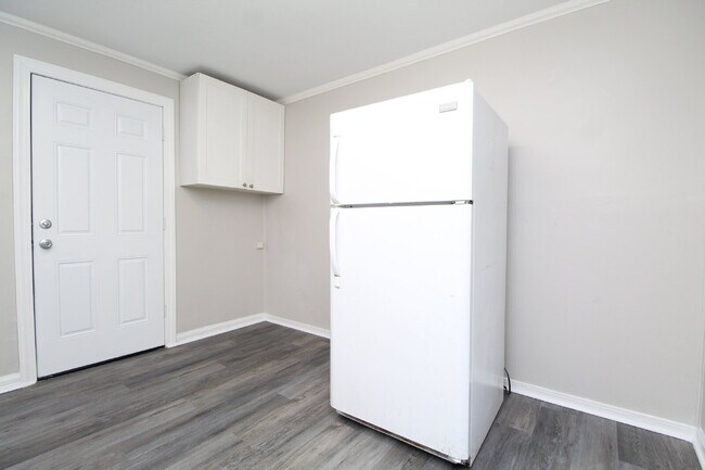 Building Photo - Updated 2 Bedroom Duplex in North Pensacol...