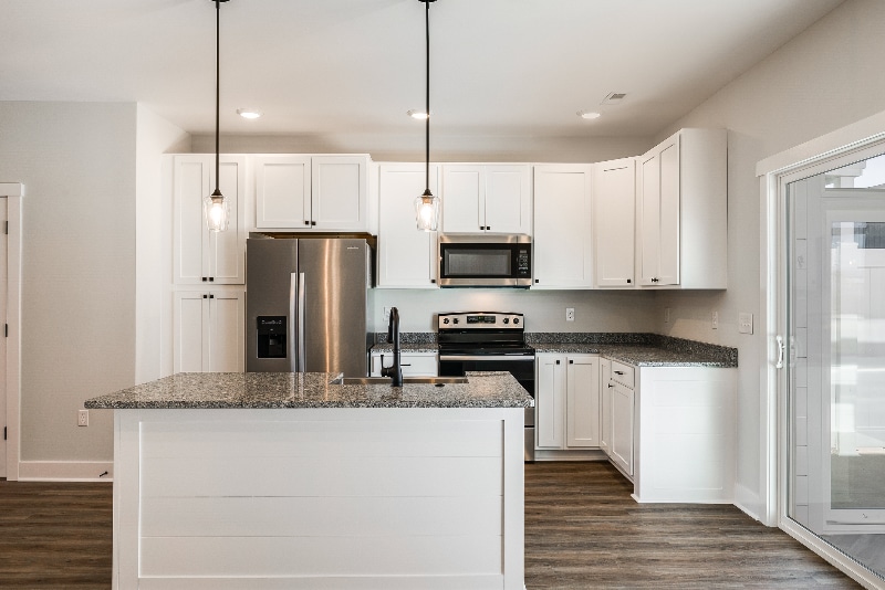 Building Photo - 13 Barnyard Cir