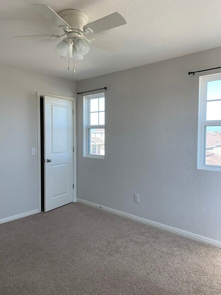 Building Photo - 291 Seneca Loop