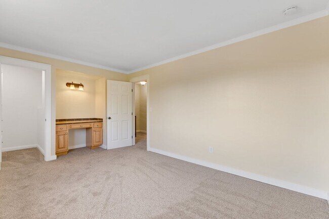 Building Photo - 1355 42nd Ave