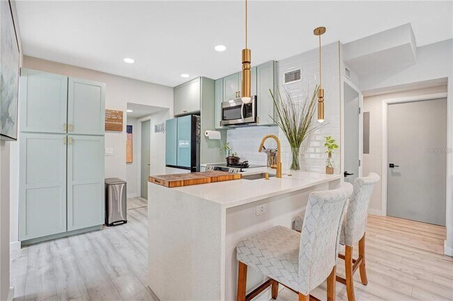 Building Photo - 1891 Oglesby Ave