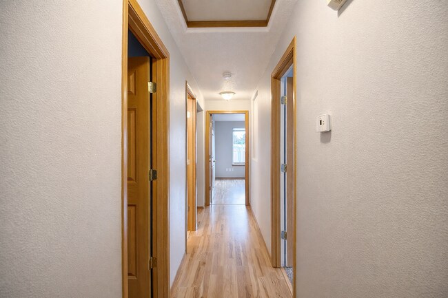 Building Photo - 2917 NW Watkins Ct