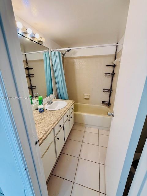 Building Photo - 10173 Twin Lakes Dr