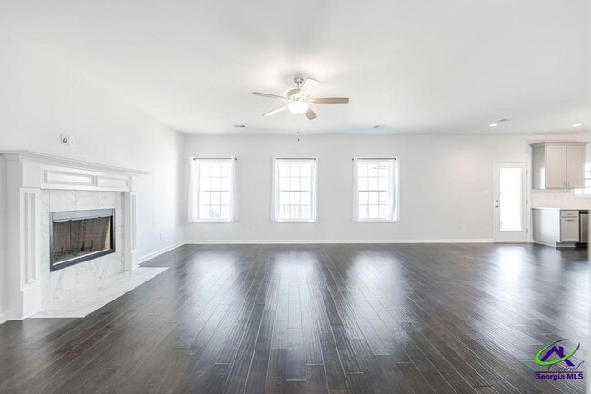 Building Photo - 233 Shoshone Cir
