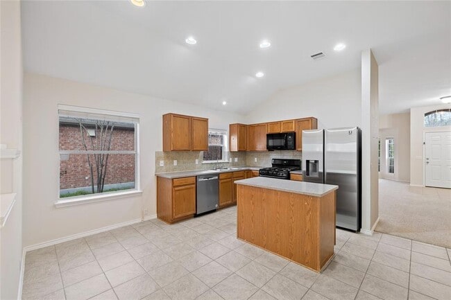 Building Photo - 2920 Collingwood Dr