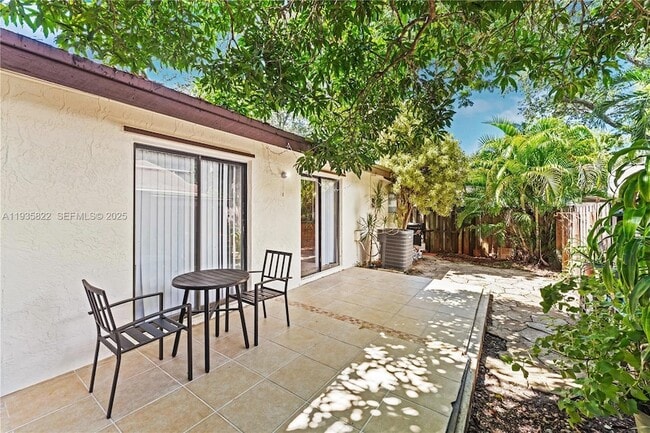 Building Photo - 6701 SW 129th Ct