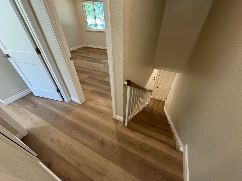 Building Photo - 28835 Conejo View Dr