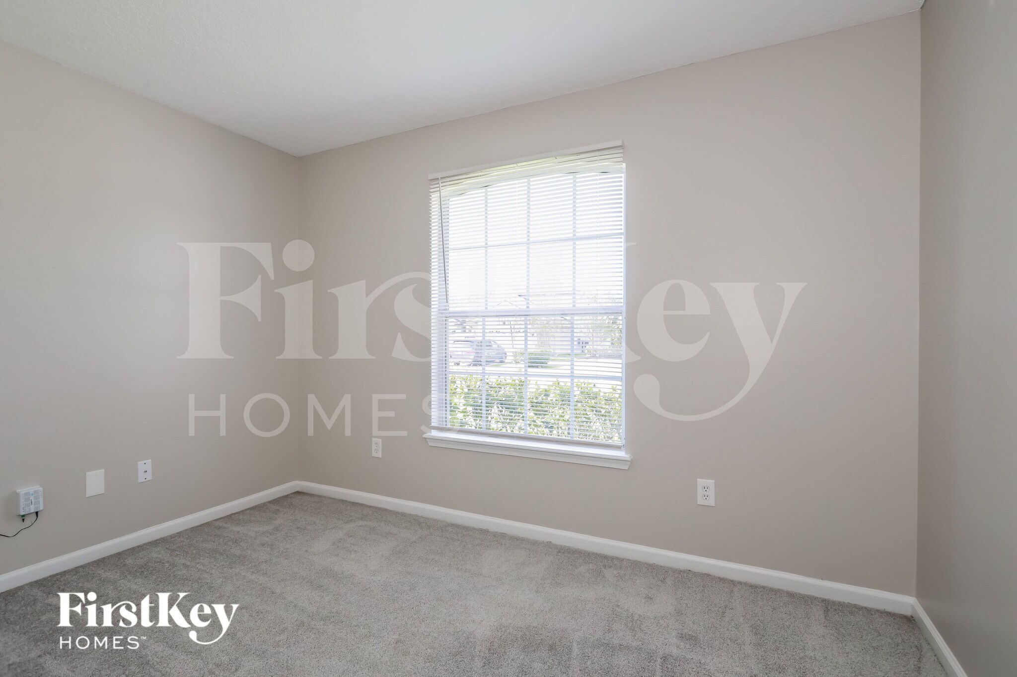 Building Photo - 2424 Willowbend Dr