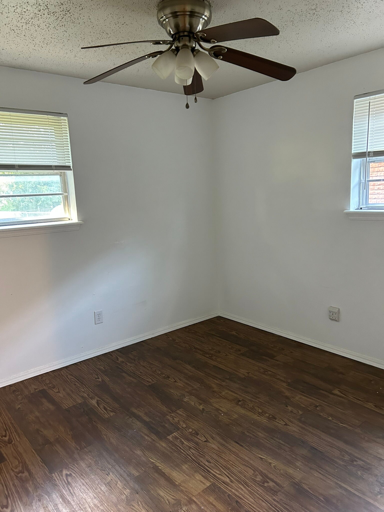 2nd bedroom - 1317 Lakecrest Dr