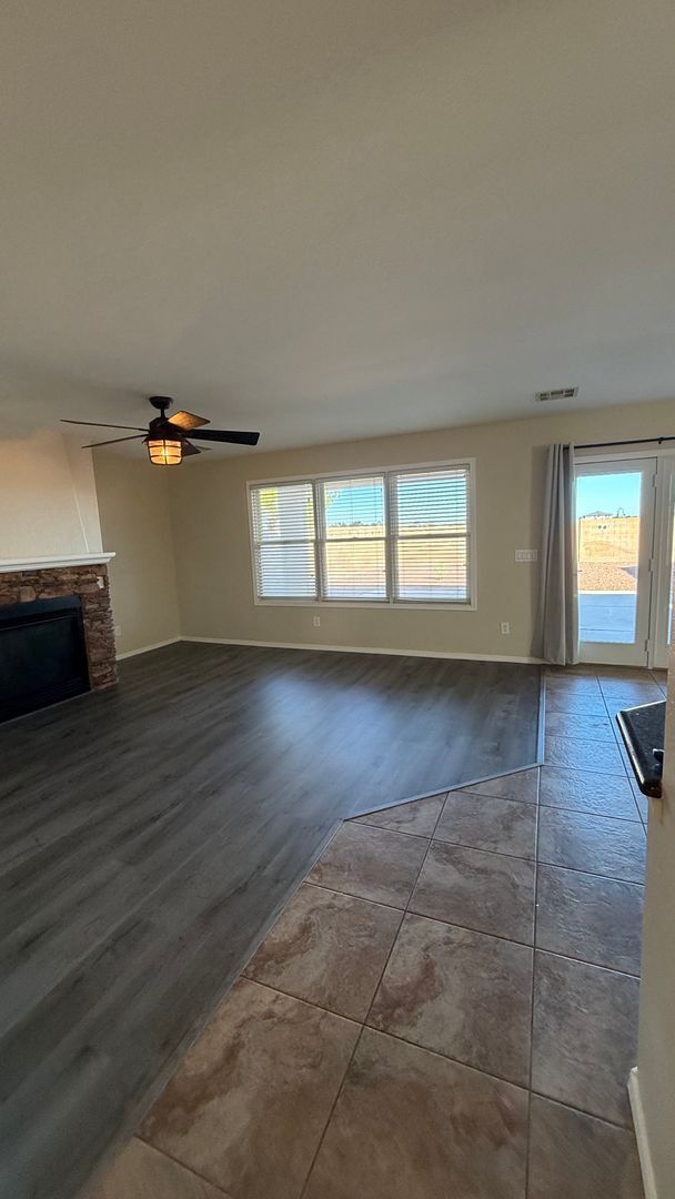 Building Photo - Spacious Surprise home with large backyard