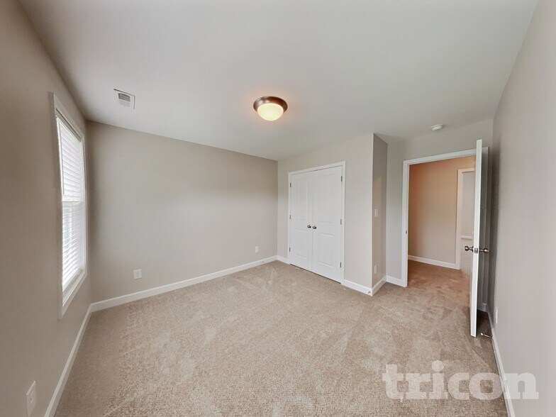 Building Photo - 111 Cottage Ct