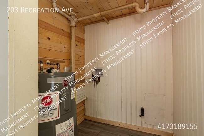 Building Photo - 203 Recreation Ave