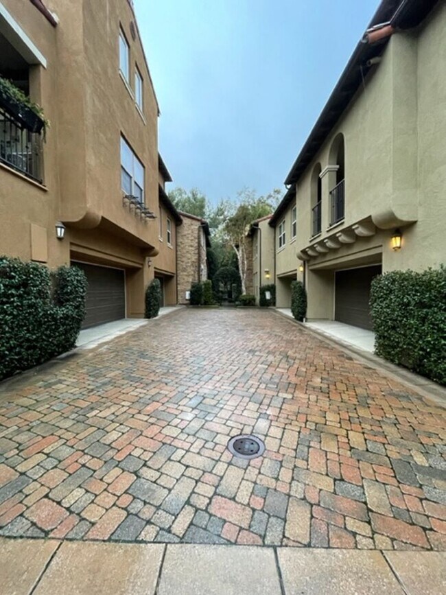 Building Photo - Beautiful single level home in Turtle Ridg...