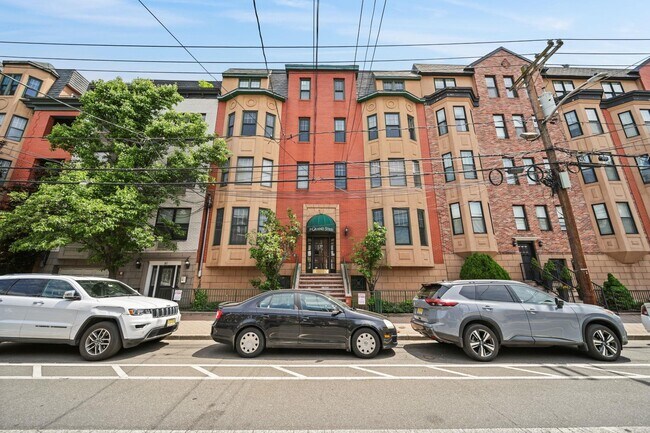 Building Photo - 79 Grand St