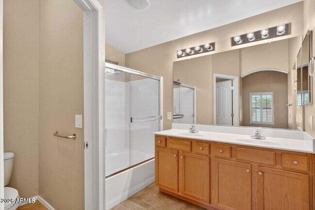 Building Photo - 42059 W Cheyenne Dr