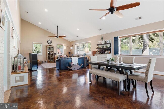 Building Photo - 5202 Garner St