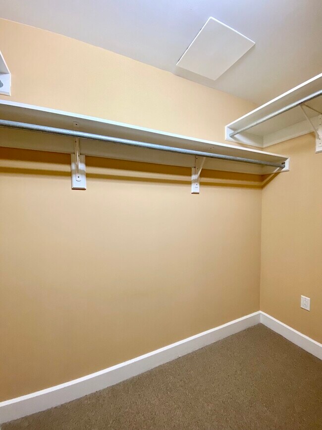 Building Photo - 2608 Erwin Rd