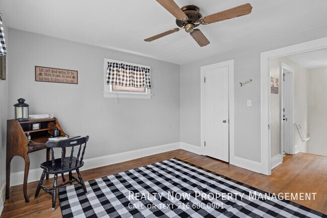 Building Photo - 3276 Tullamore Rd