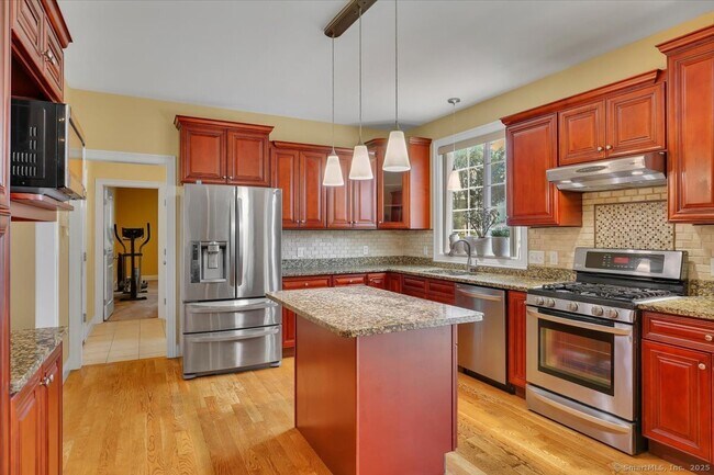 Building Photo - 188 Saddle Hill Dr