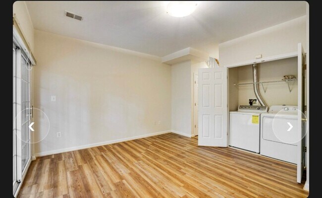 Building Photo - 6490 Tayack Pl
