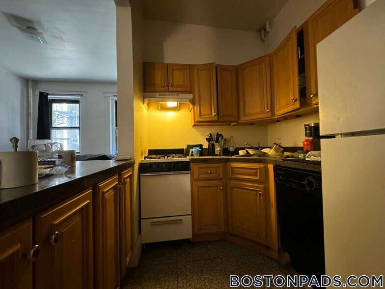 Building Photo - 1254 Commonwealth Ave