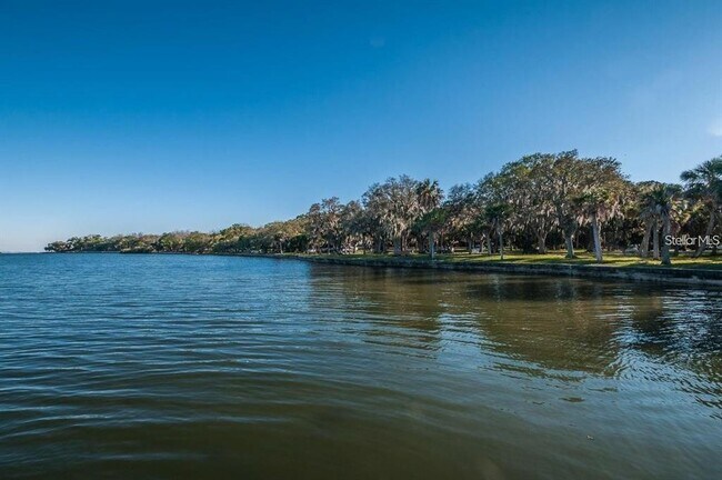 Building Photo - 310 7th St N