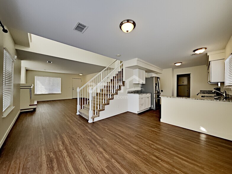 Building Photo - 18835 Burlington Pl