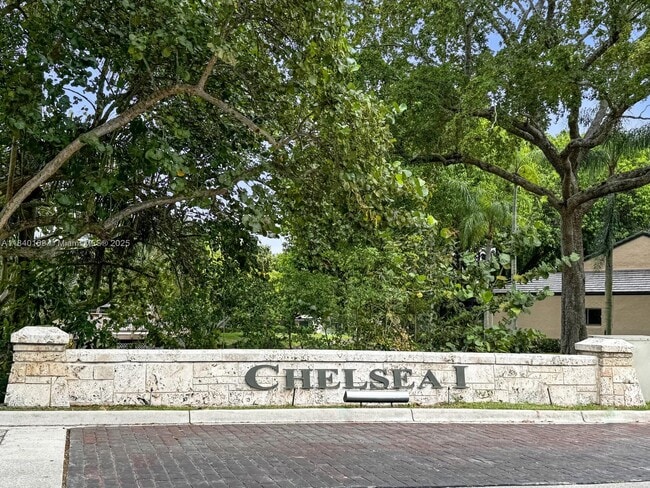 Building Photo - 9348 Chelsea Dr S