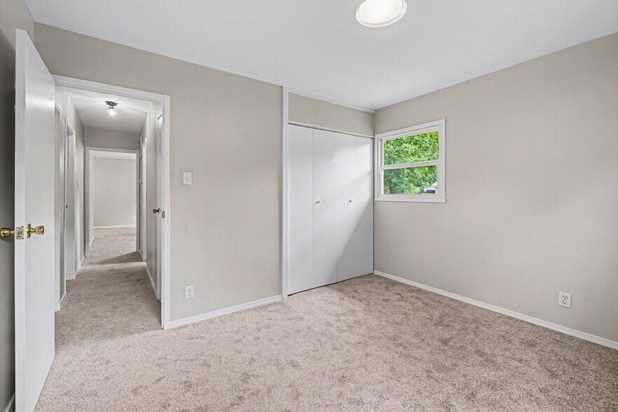 Building Photo - 8490 Smallwood Ln