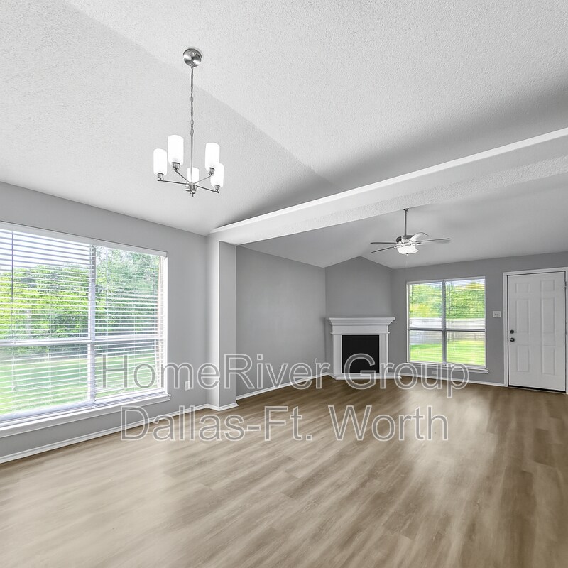 Building Photo - 1140 Sandalwood Dr