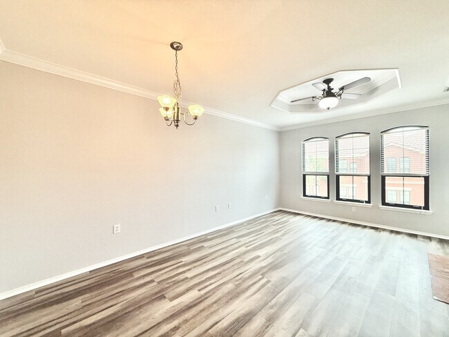 Building Photo - 2725 Via Cipriani