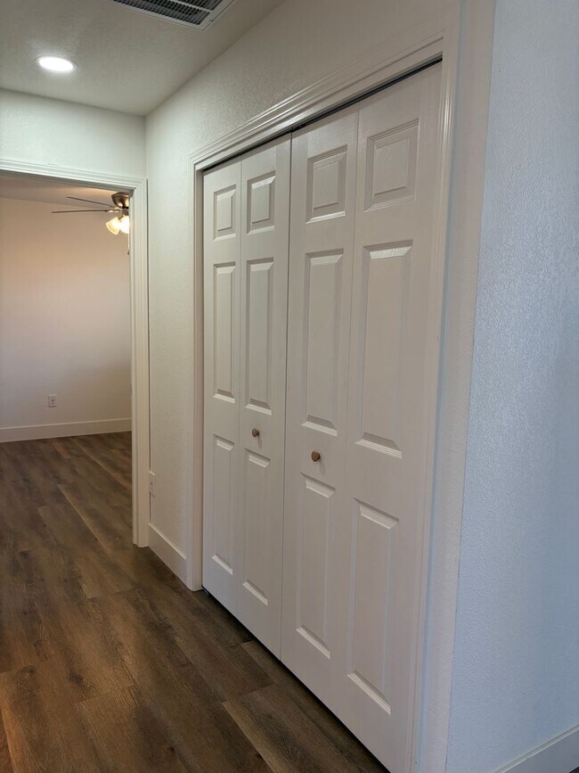 Building Photo - New ADU in Established Turlock Neighborhood