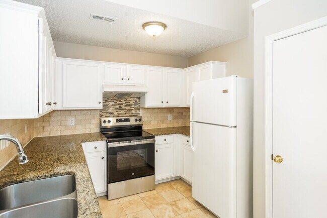 Building Photo - 5321 Padstow Ct