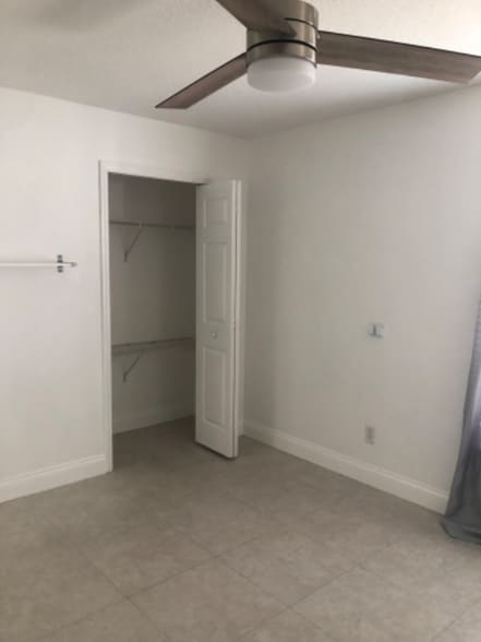 Building Photo - 5968 NW Favian Ave