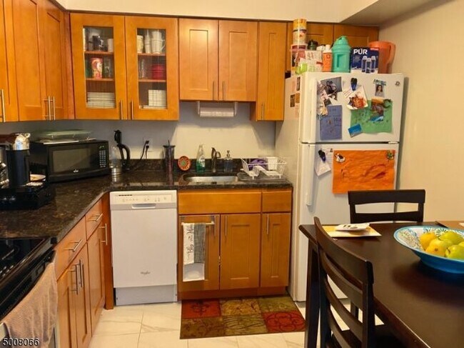 Building Photo - 3320 Richmond Ct