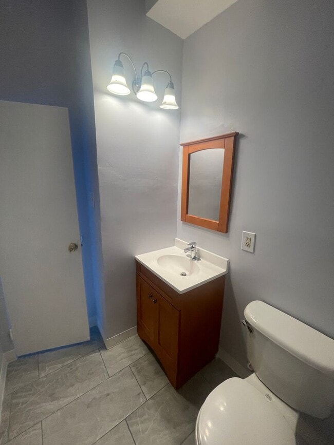 Building Photo - New renovated home