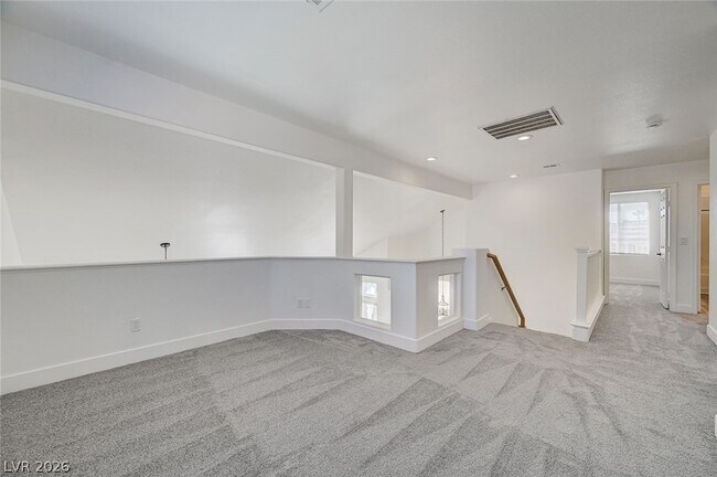 Building Photo - 242 Farlin Cir