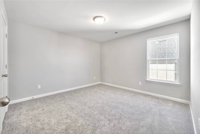Building Photo - 828 Halford Pl
