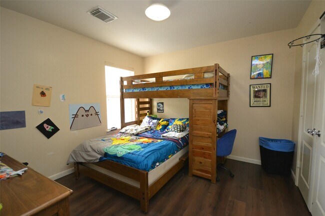 Building Photo - 20751 Cypress Post Dr