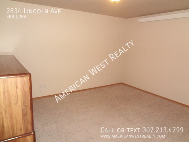 Building Photo - 2834 Lincoln Ave