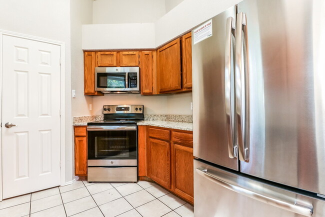 Building Photo - 1366 Chinaberry Dr