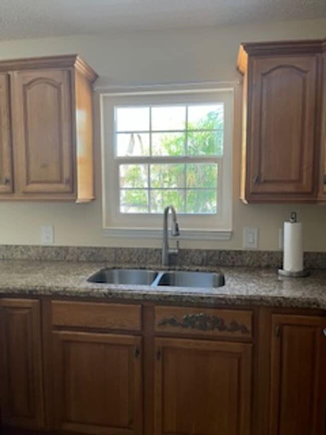 Building Photo - Large home on corner lot!