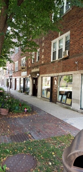 Building Photo - 908 Lyman Ave